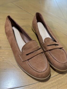 London Fog Women’s Chestnut Brown Suede Loafers